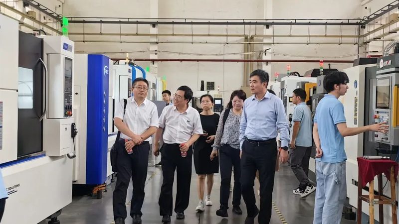 高碳铬轴承钢直线导轨材质：揭秘其核心特性和应用**